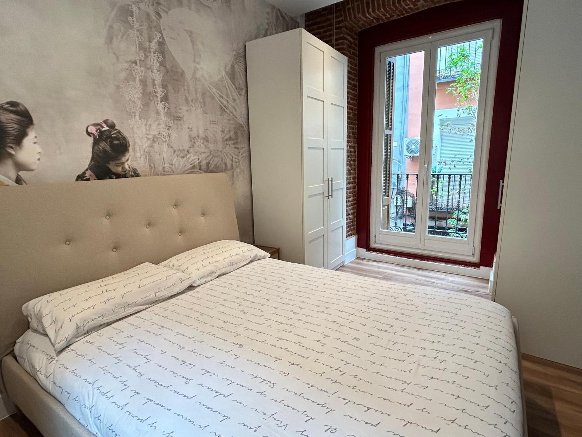 Large 2 Bedroom Near Gran Via Apartamento