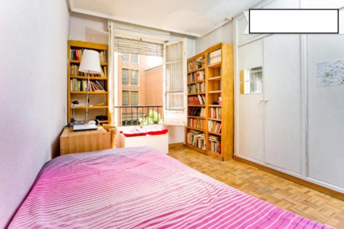 Pequenita Con Bano Compartido Bed and breakfast *