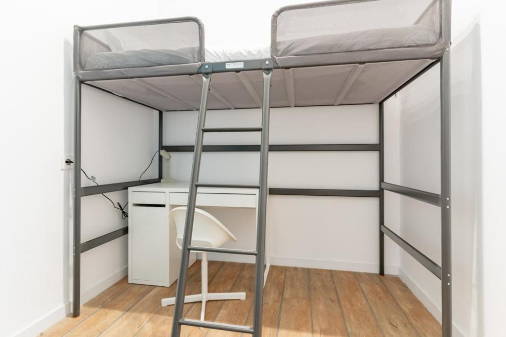 Cozy Renovated -2bedrooms 1bathroom-malasana Apartment Madrid