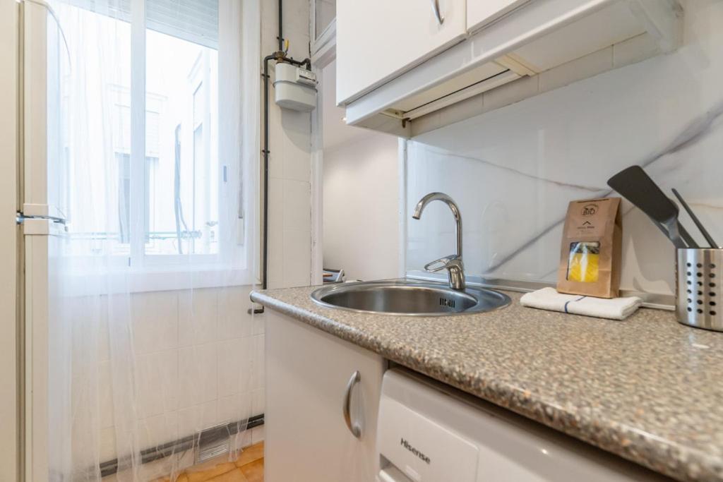 Cozy Renovated -2bedrooms 1bathroom-malasana Madrid
