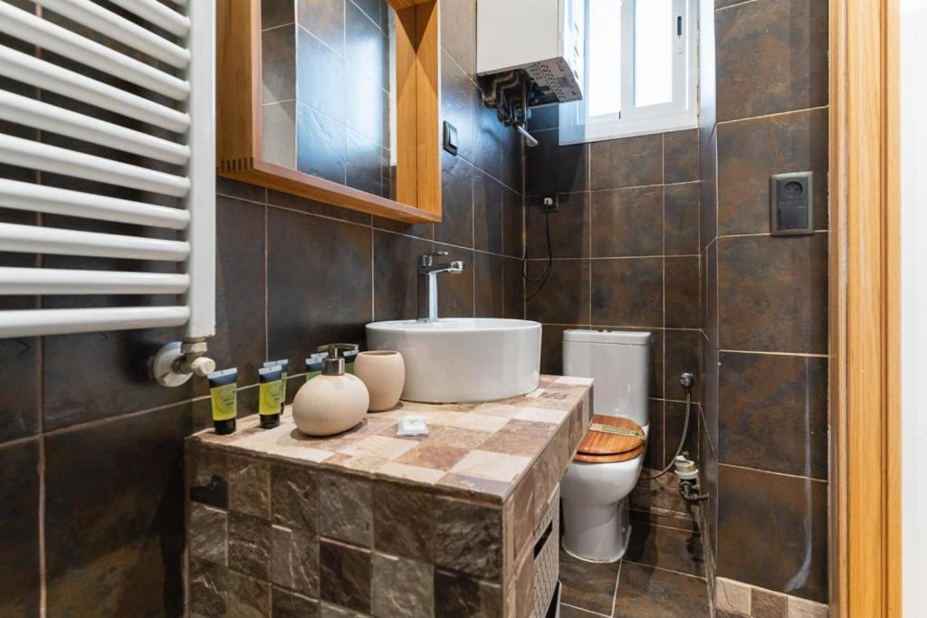 Cozy Renovated -2bedrooms 1bathroom-malasana Apartment