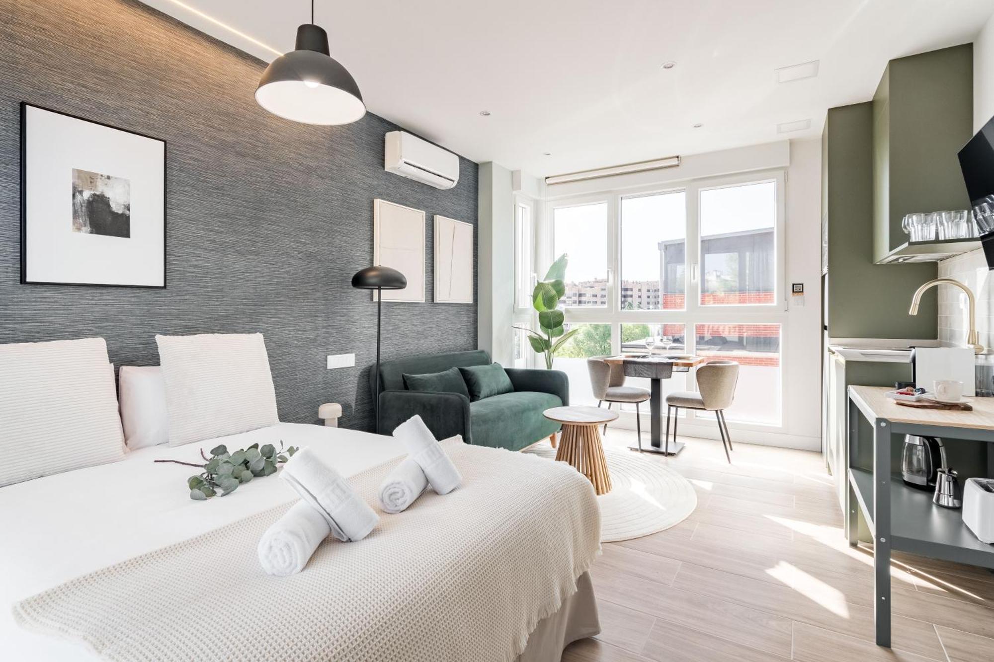 Apartahotel Arturo Soria By Charming Madrid