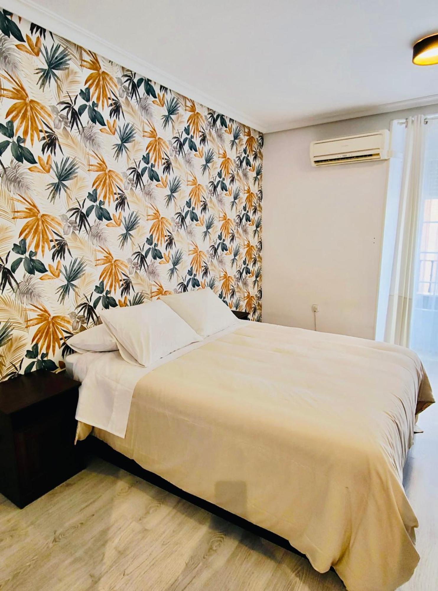 Apartamento En Pleno Centro De - Gran Via - Callao - Sol *