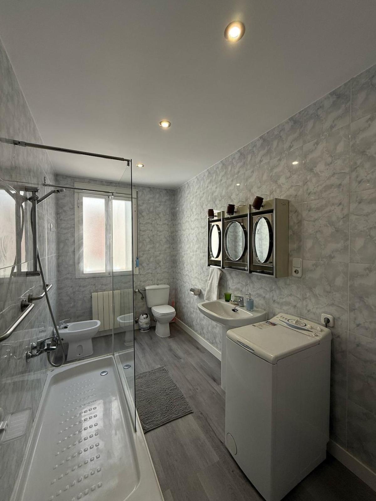 Apartamento Amplio Piso 17 En Pleno Centro De *