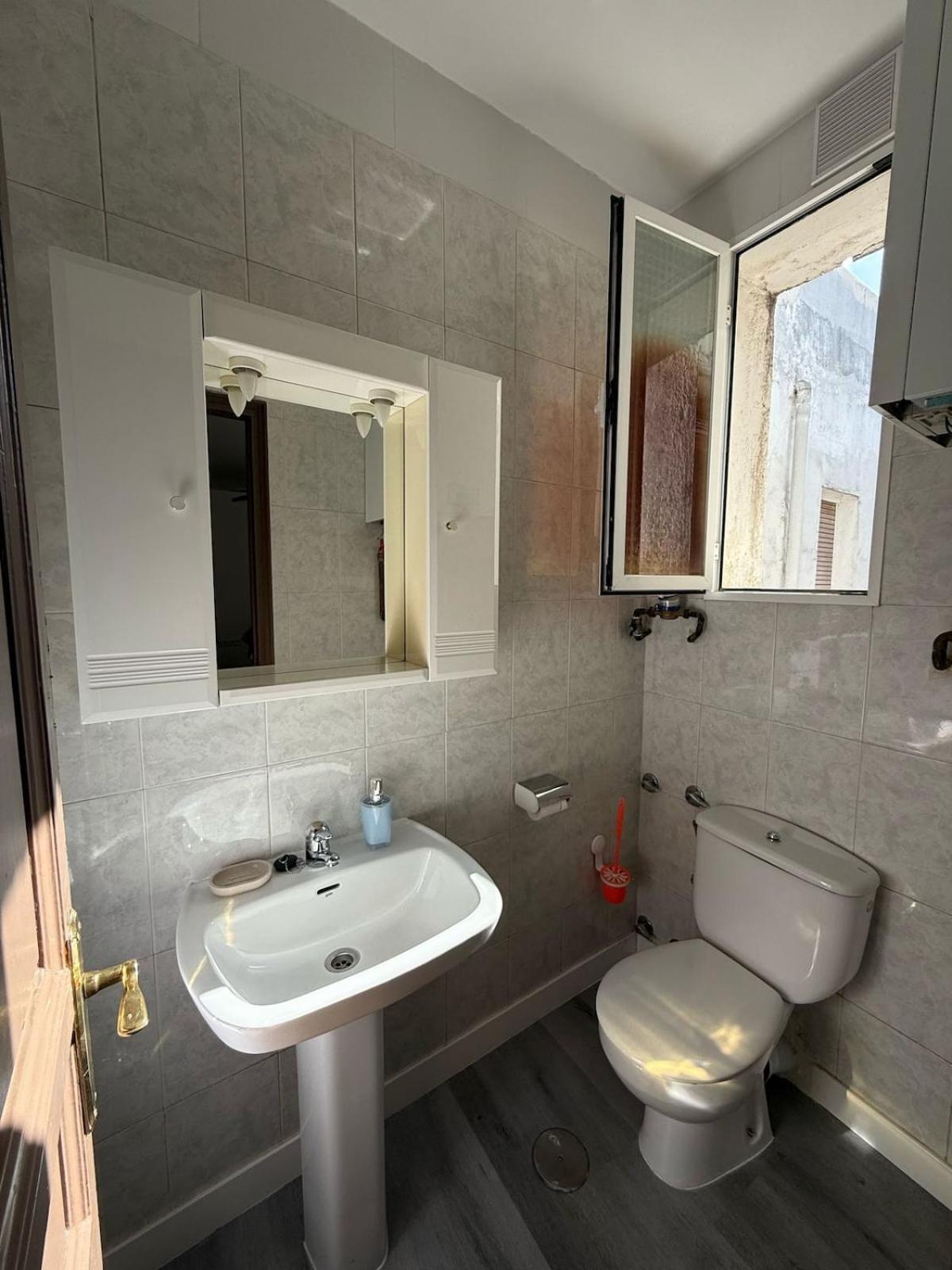 Amplio Piso 17 En Pleno Centro De Apartamento