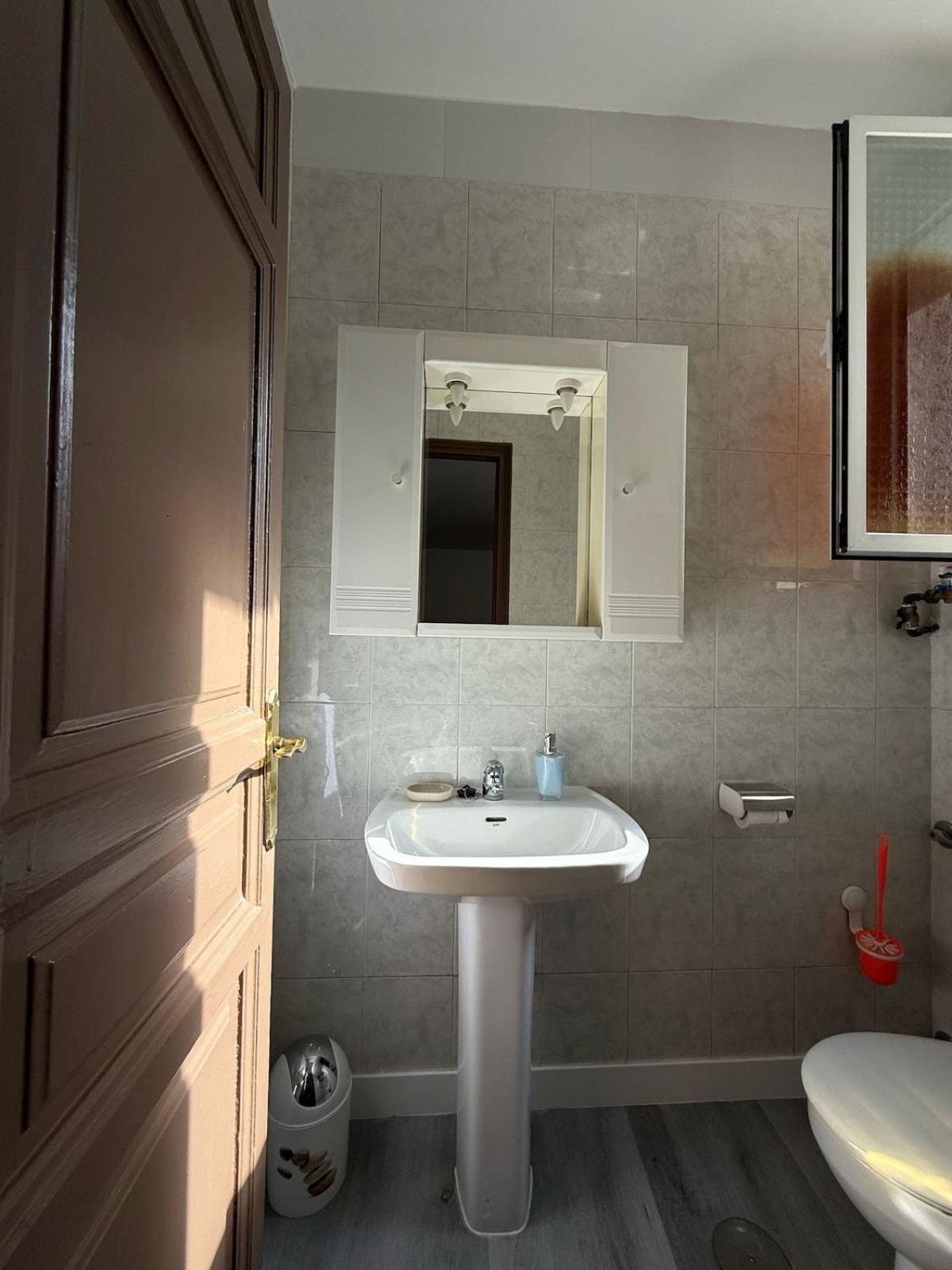 Amplio Piso 17 En Pleno Centro De Apartamento Madrid