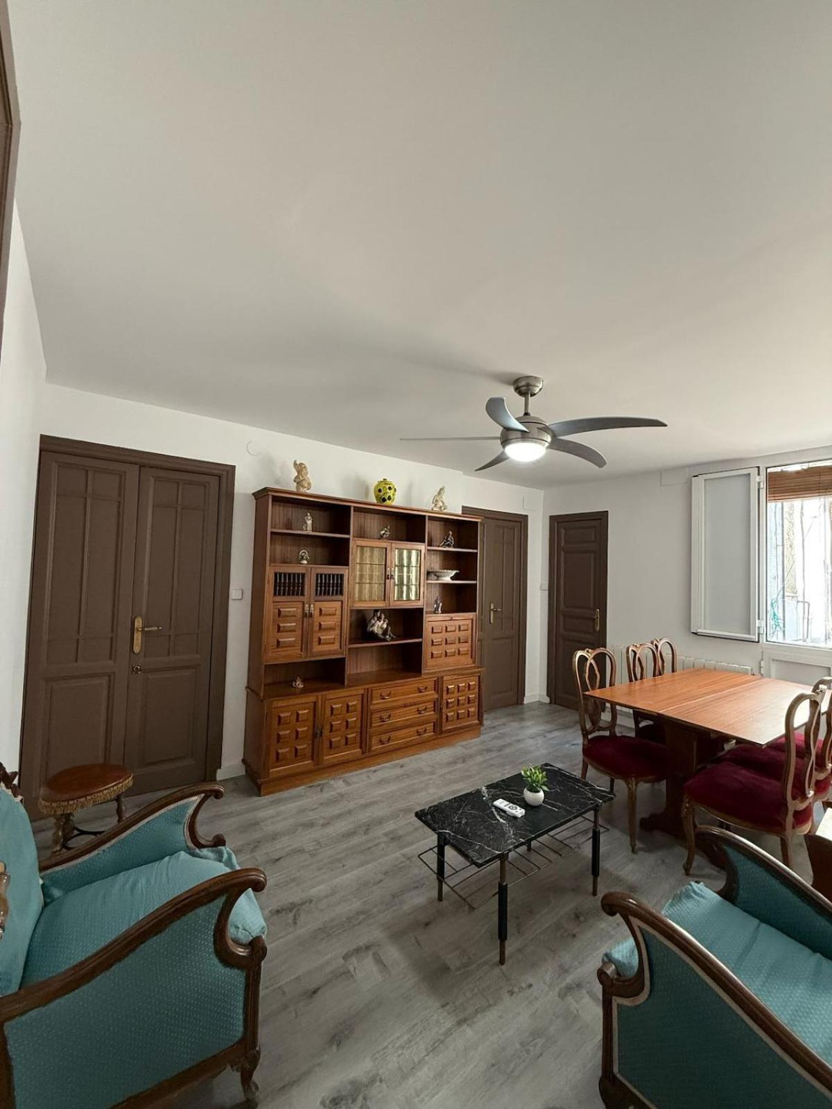 Apartamento Amplio Piso 17 En Pleno Centro De Madrid