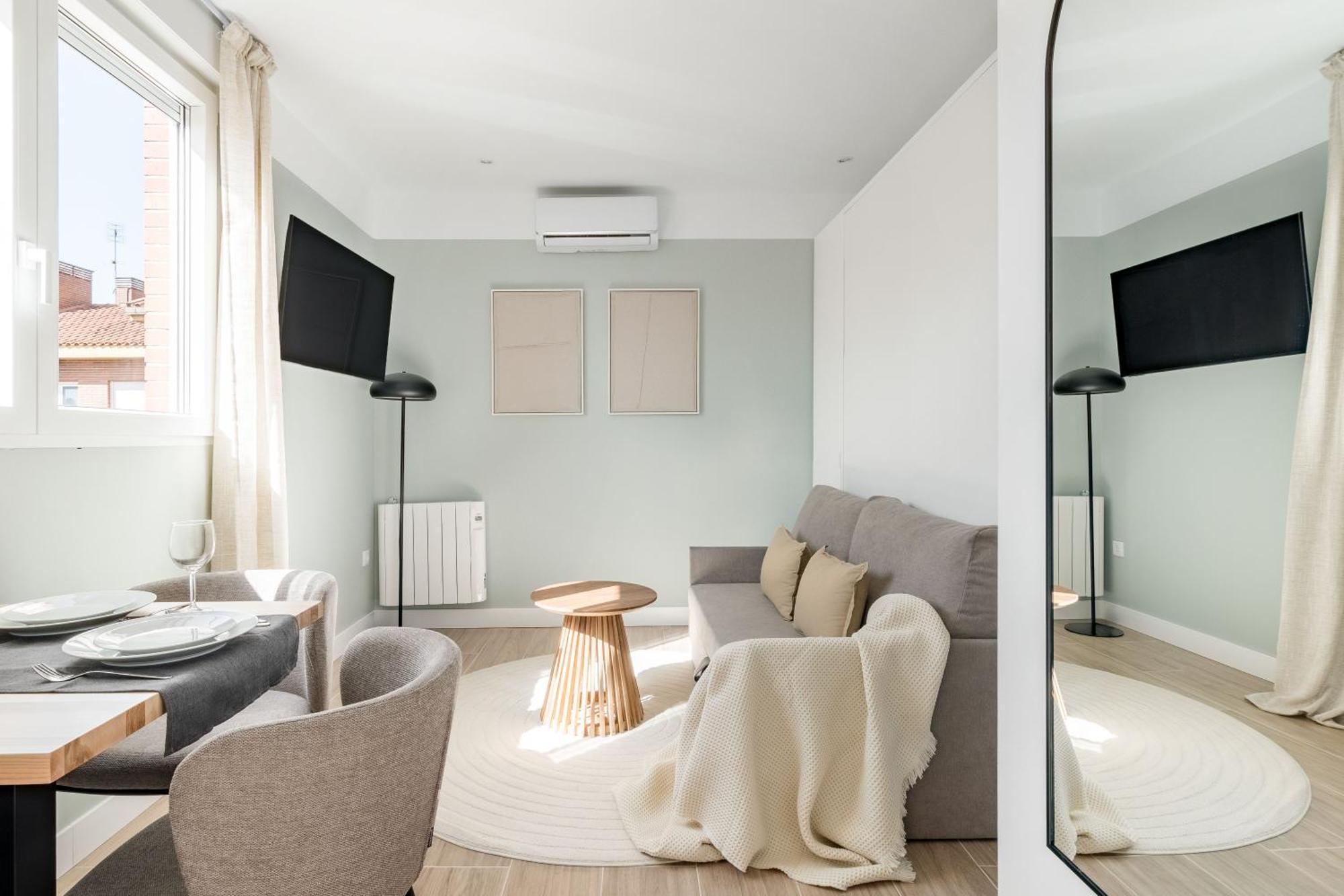Arturo Soria By Charming Apartahotel