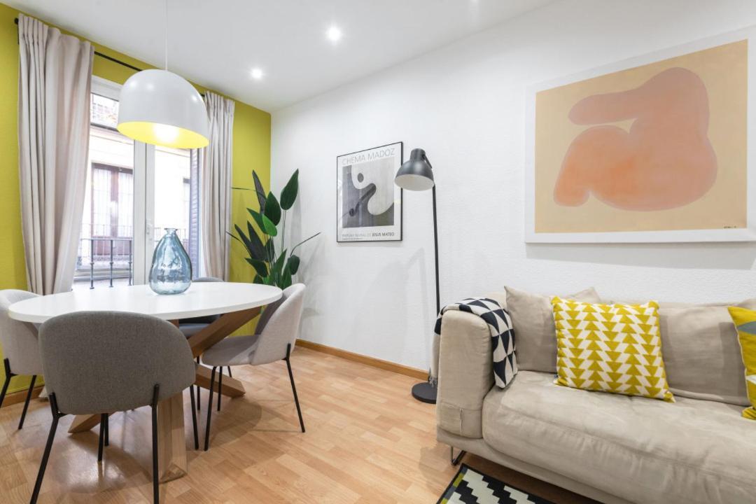 2 Bedrooms 2 Bathrooms Furnished - Malasana Apartamento