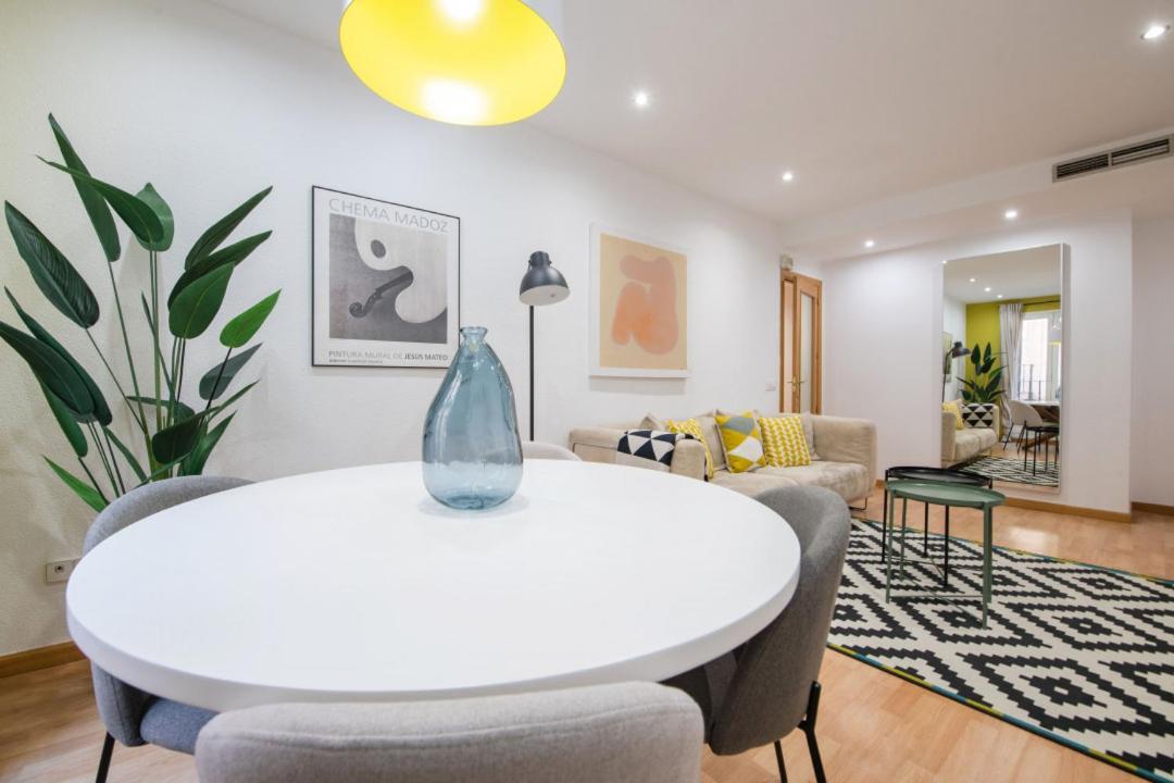 2 Bedrooms 2 Bathrooms Furnished - Malasana Apartamento