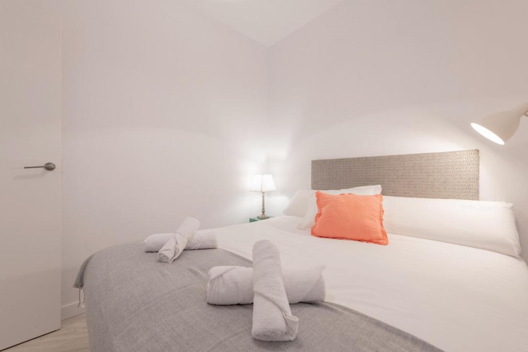 Bright And Modern- 2 Bedrooms 1bathroom- Mintystay - Bocangel *