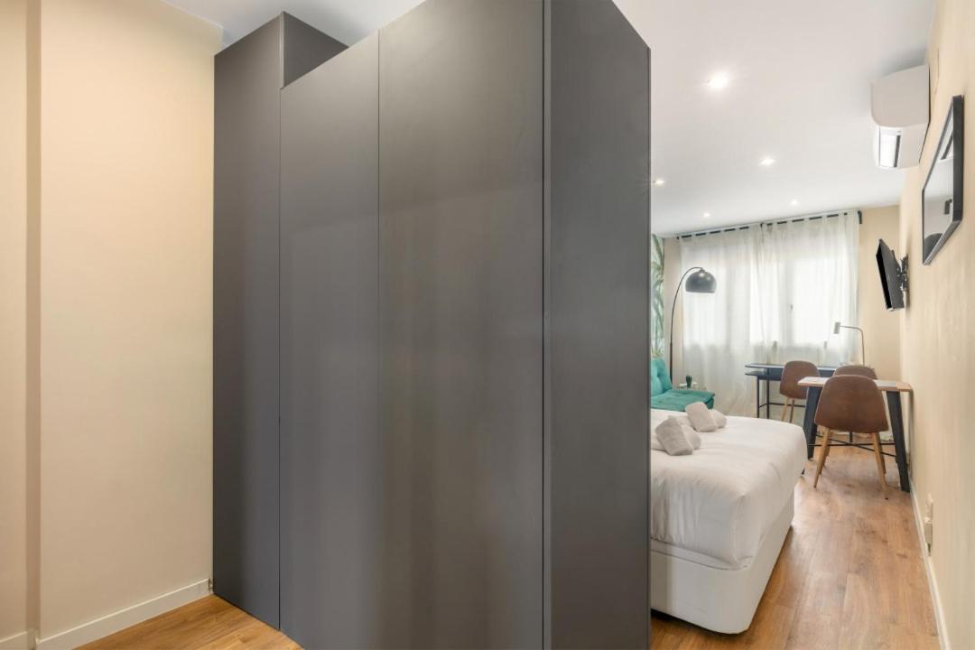 1 Bedroom 1 Bathroom Furnished - Chueca - Modern Functional - Mintystay Apartamento Madrid