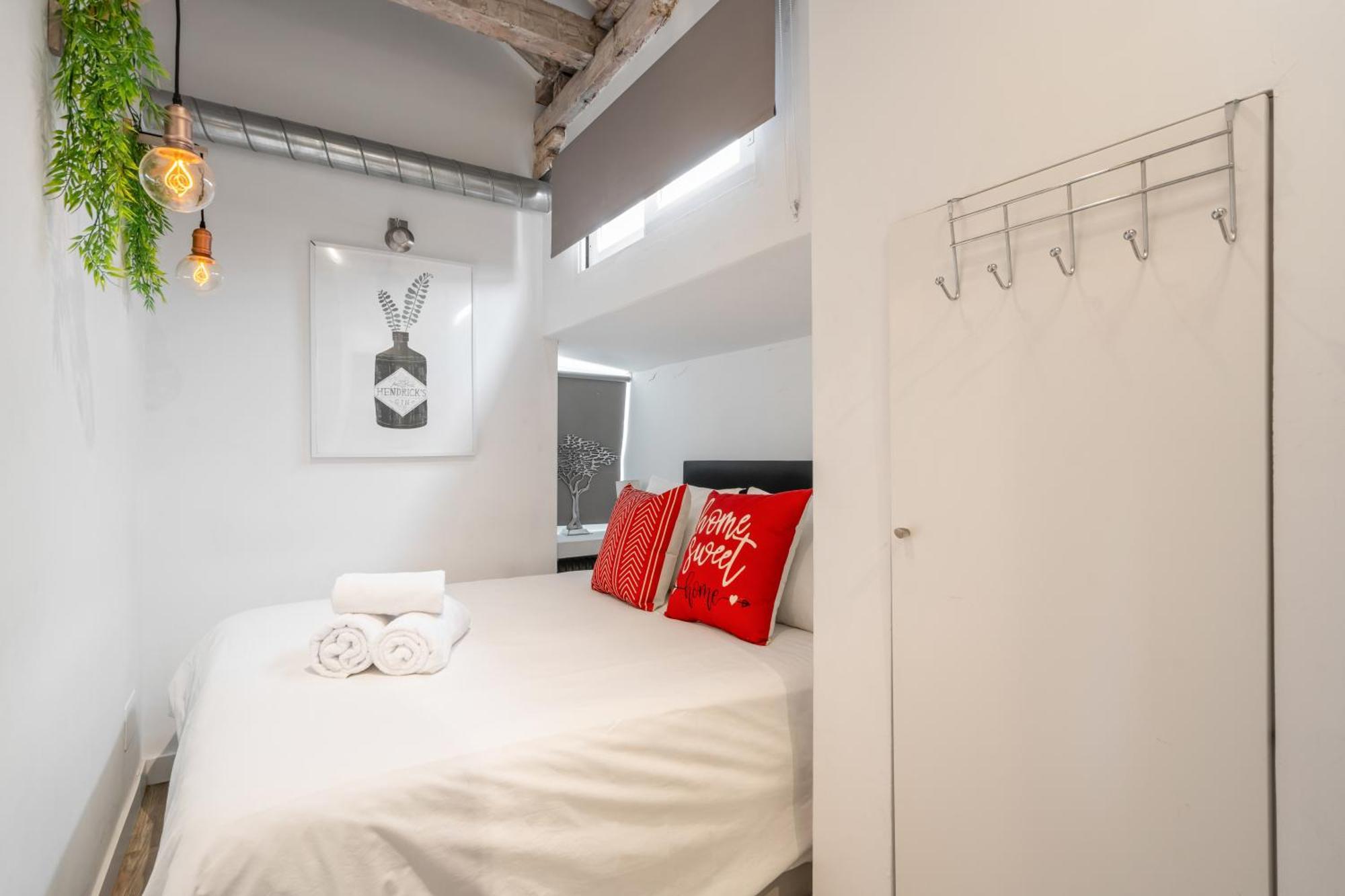 Attic 3bedrms-2baths In Heart Of Malasana Apartamento Madrid