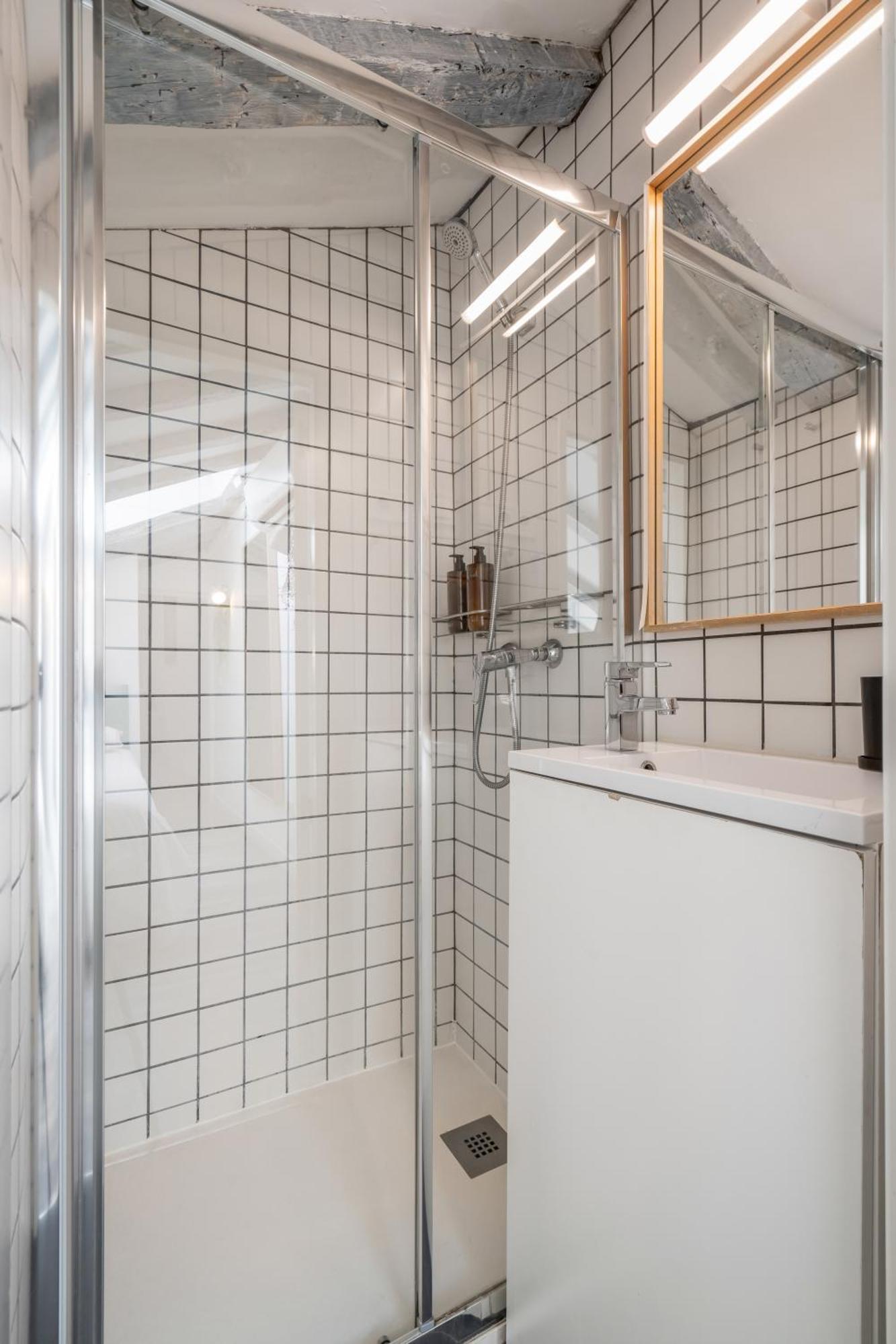 Attic 3bedrms-2baths In Heart Of Malasana Apartamento Madrid