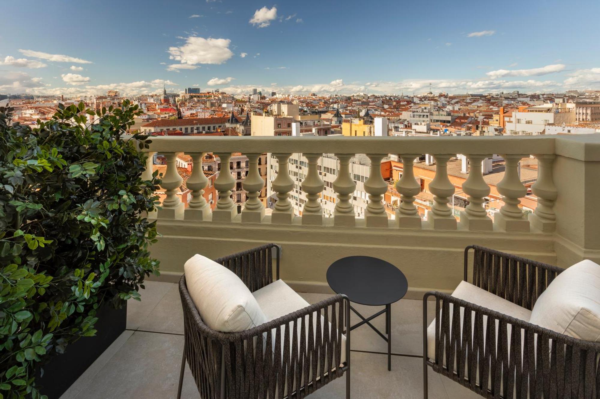 Hotel Catalonia Plaza Espana & 4*