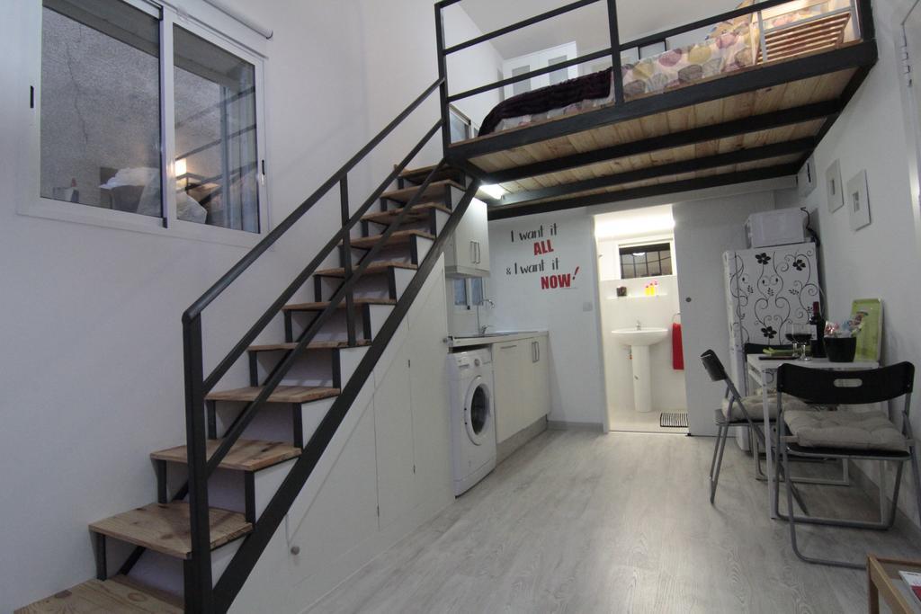 Silver Apartment