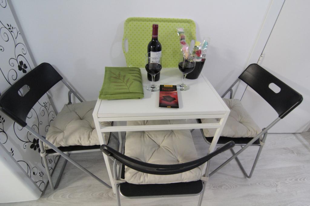 Apartment Silver *