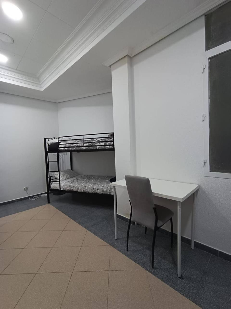 Colegiata Hostal