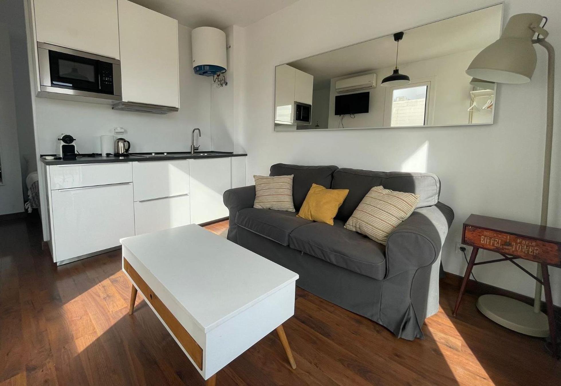 Homestay Estudio Con Terraza Zona Retiro
