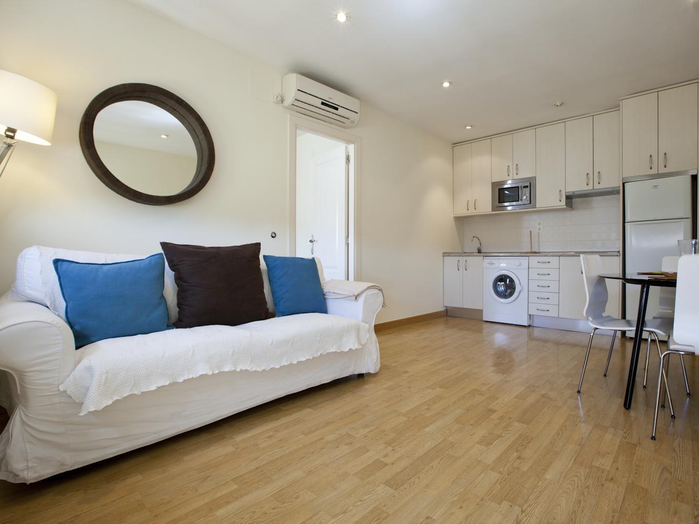 Apr Alcala Apartment