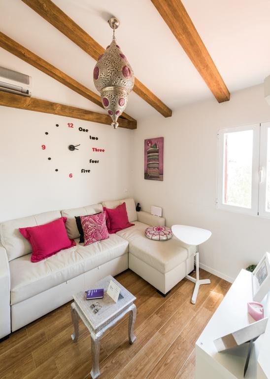 Plaza De Las Comendadoras City Center Apartment