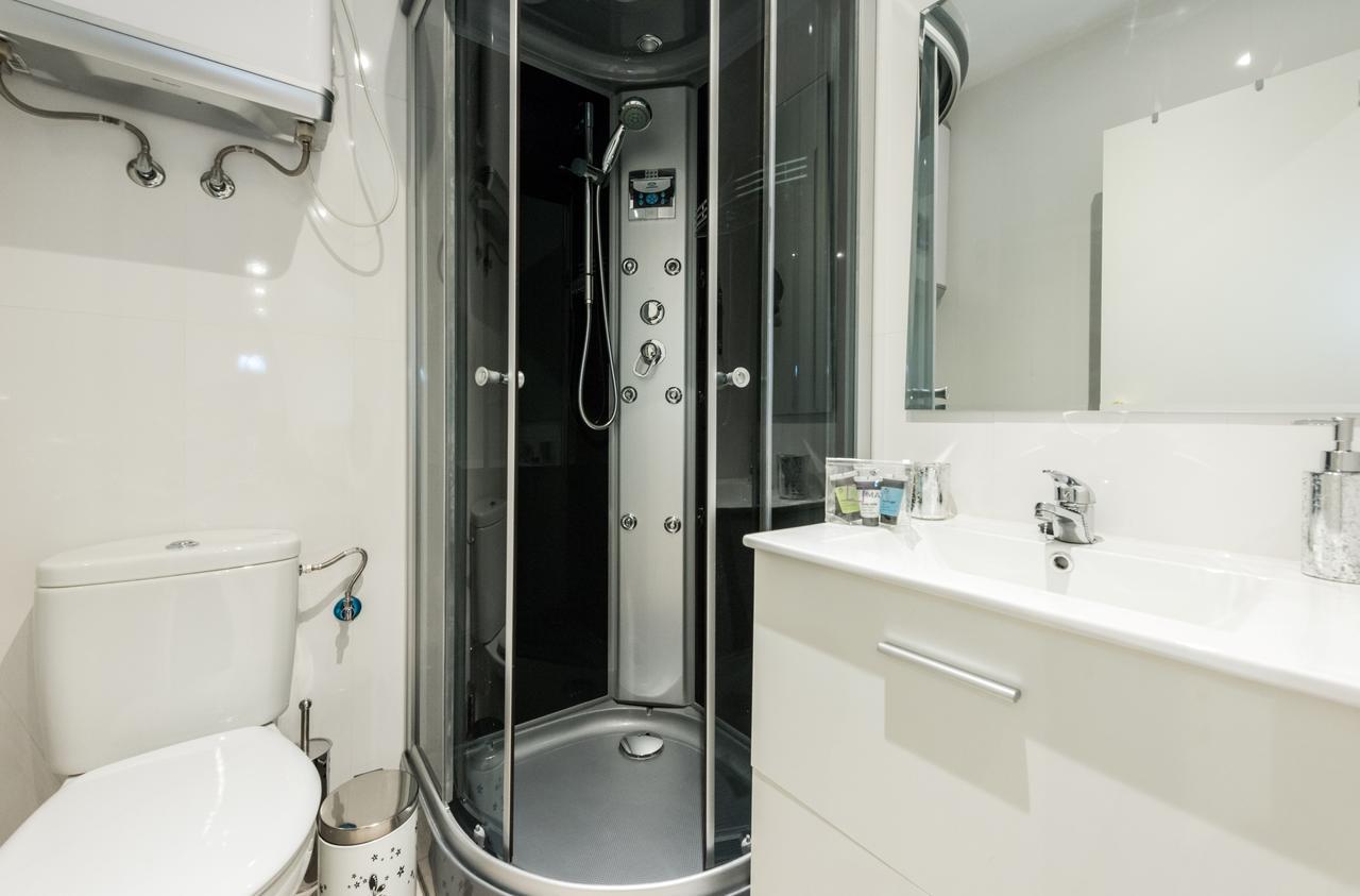 Pio Baroja City Center Apartment *