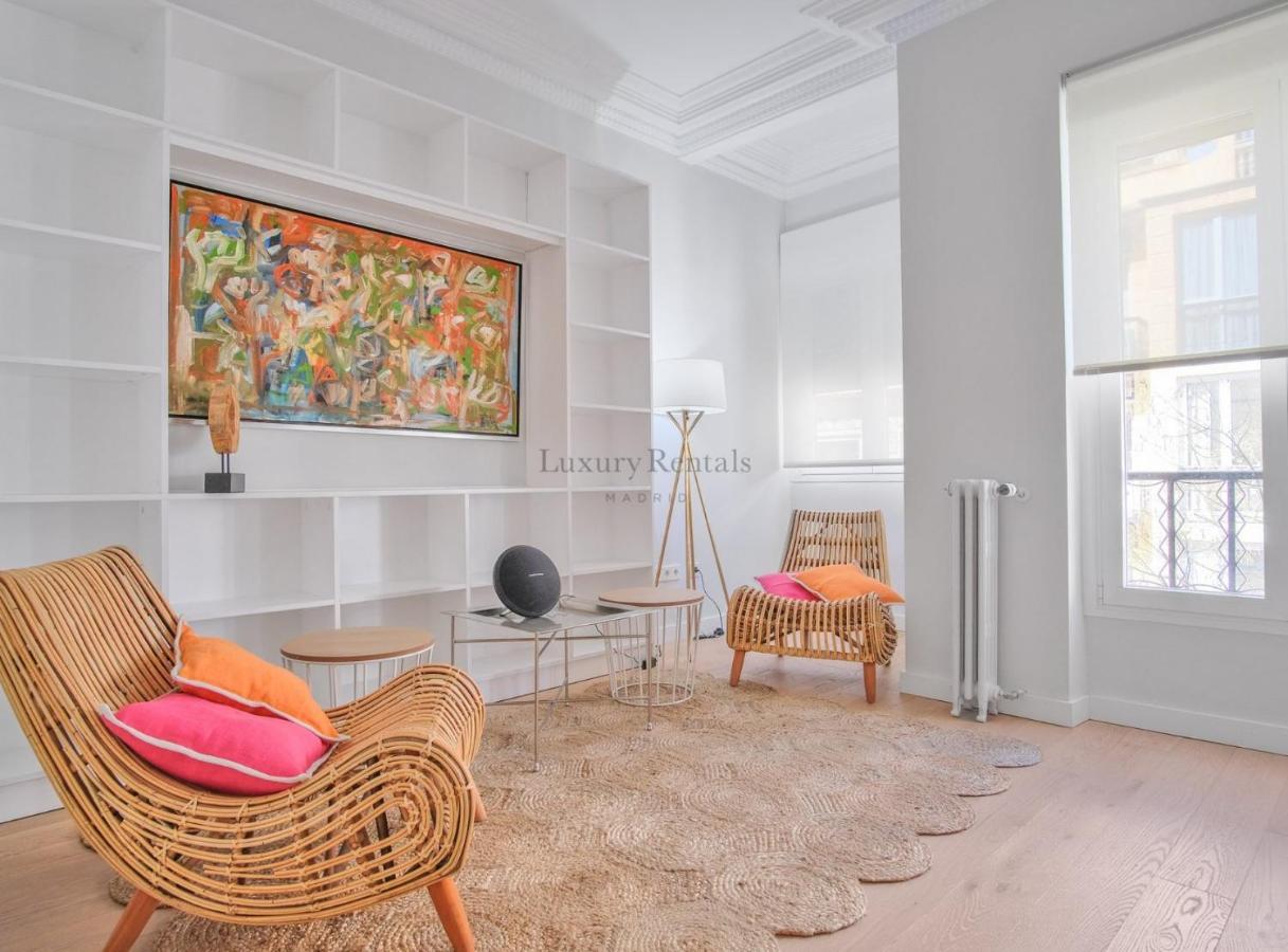 Stylish 3-bedroom In The Heart Of Barrio Salamanca Perfect For Shopping & Leisure, Castello Iv * Madrid