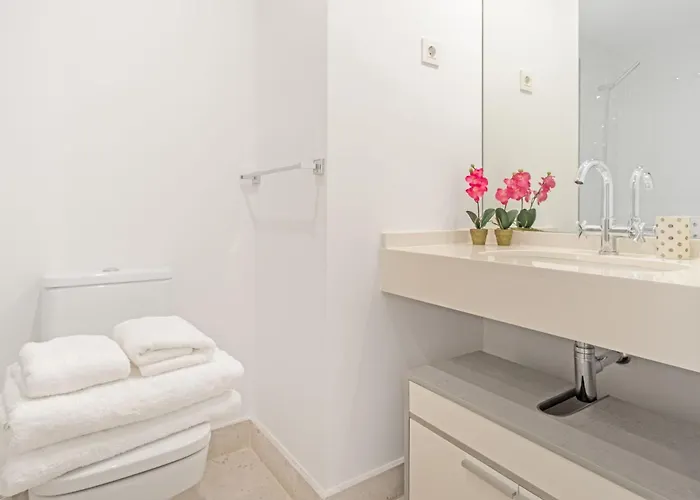 Charming 1-Bedroom Apartment In Central Madrid Stylish Retreat For 2, Alonso Martinez I