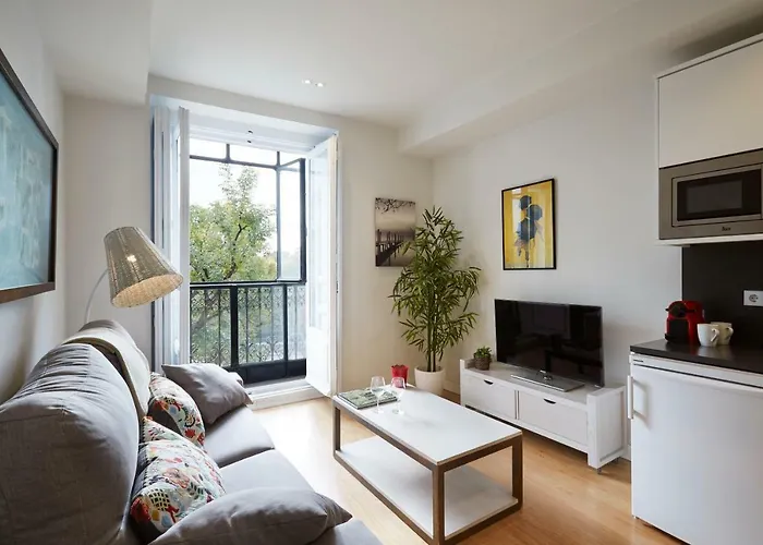 Leeways Apartment III In Alcala 99