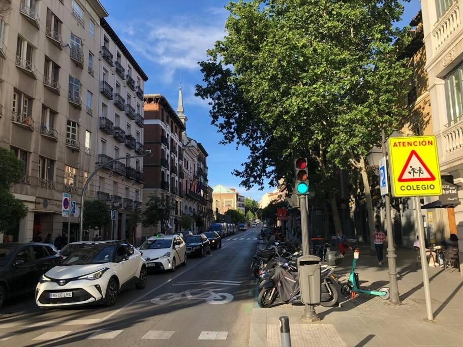 Apartamento San Isidro Labrador, En Vistillas Junto A Metro Puerta De Toledo Madrid