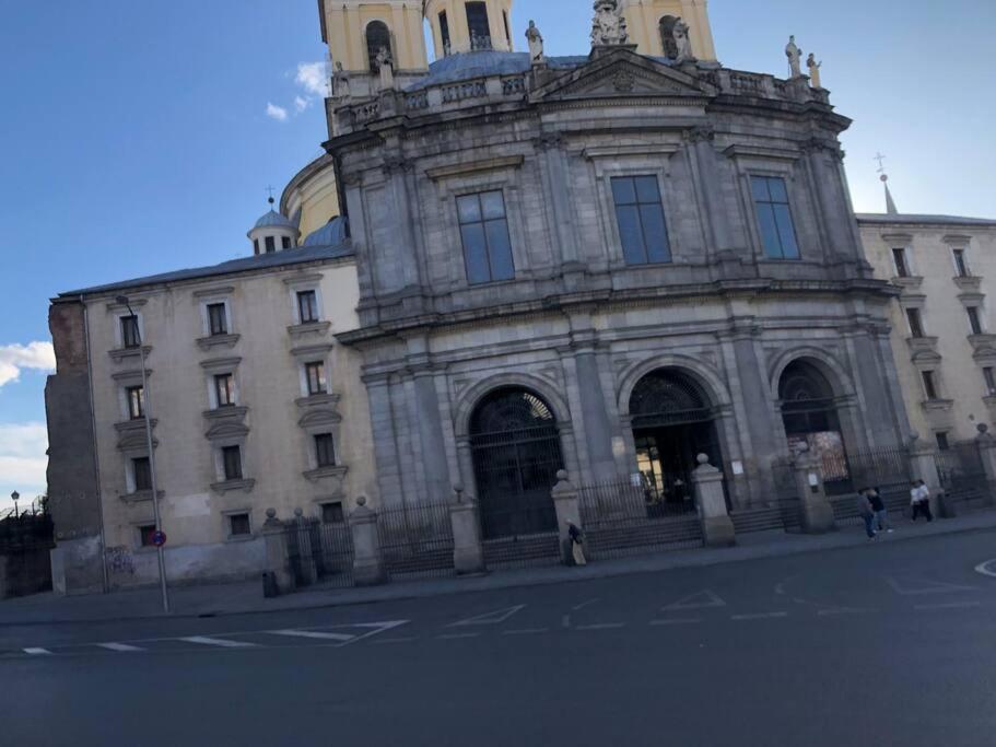 San Isidro Labrador, En Vistillas Junto A Metro Puerta De Toledo Apartamento *