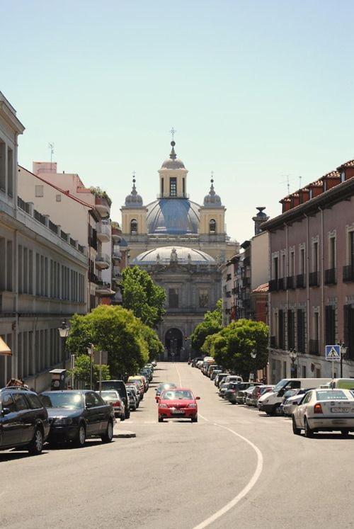 San Isidro Labrador, En Vistillas Junto A Metro Puerta De Toledo Madrid