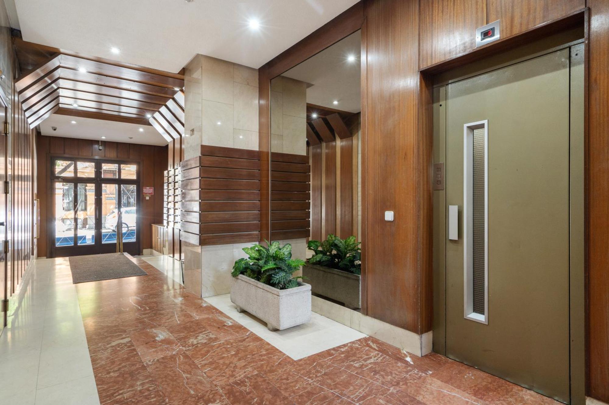 Fernandez De Rios Apartment