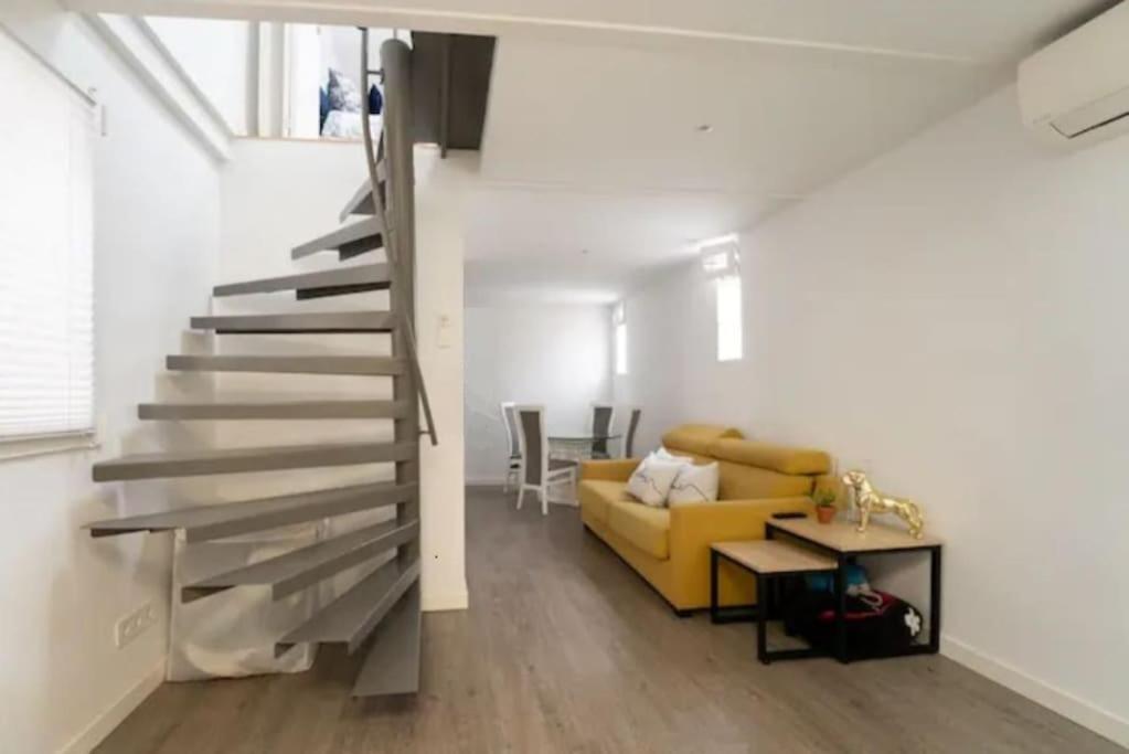 Luminoso Duplex Junto A Gran Via Apartamento