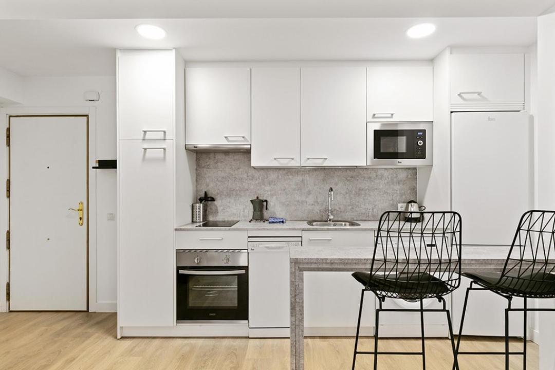 Apartamento Refurnished One-bedroom Letras