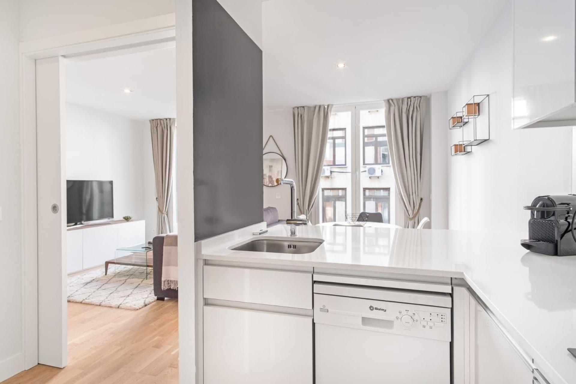 Charming 1-bedroom In Stylish Retreat For 2, Alonso Martinez I Apartment