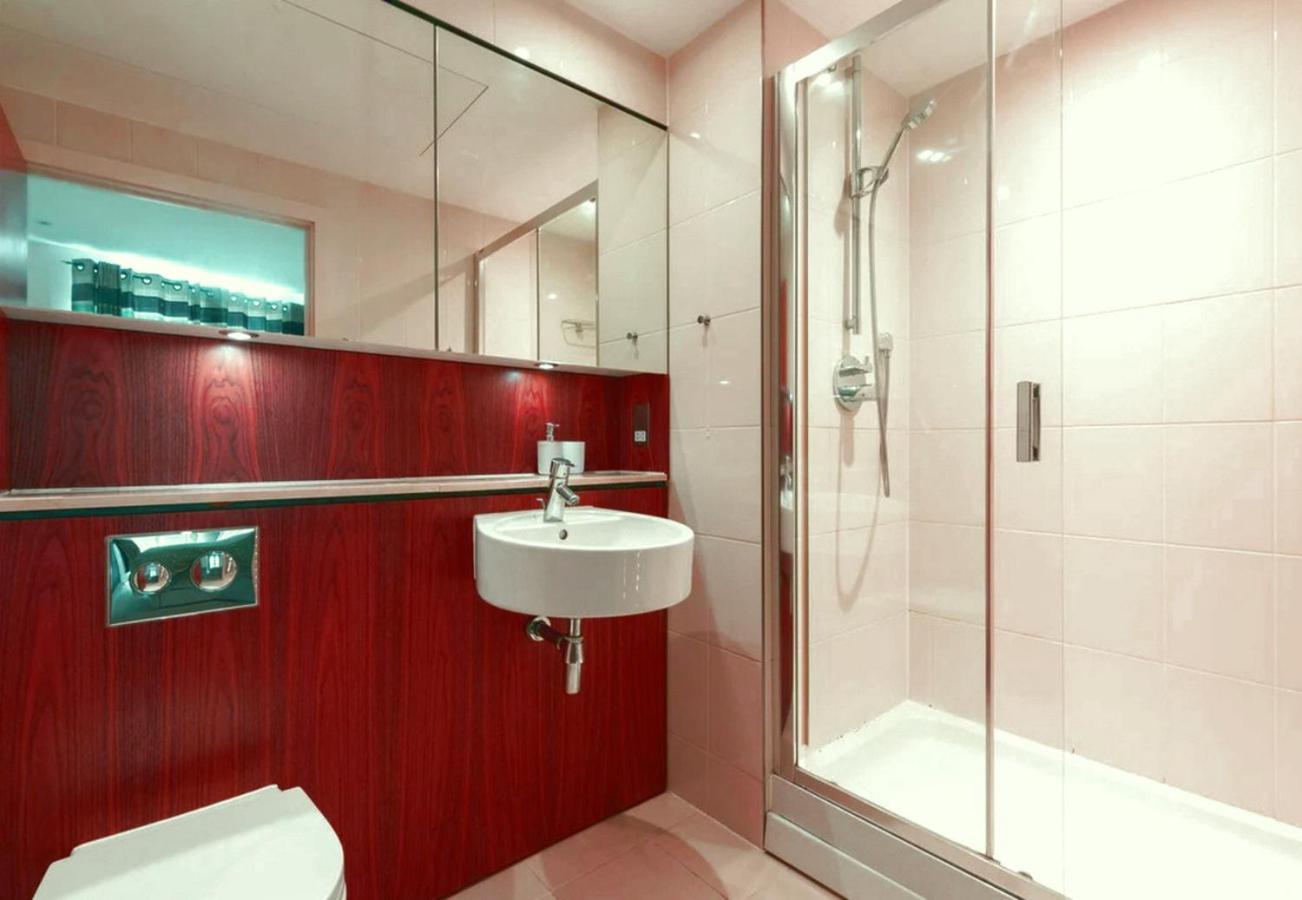 4 Bedrooms Puerta De Alcala * Madrid