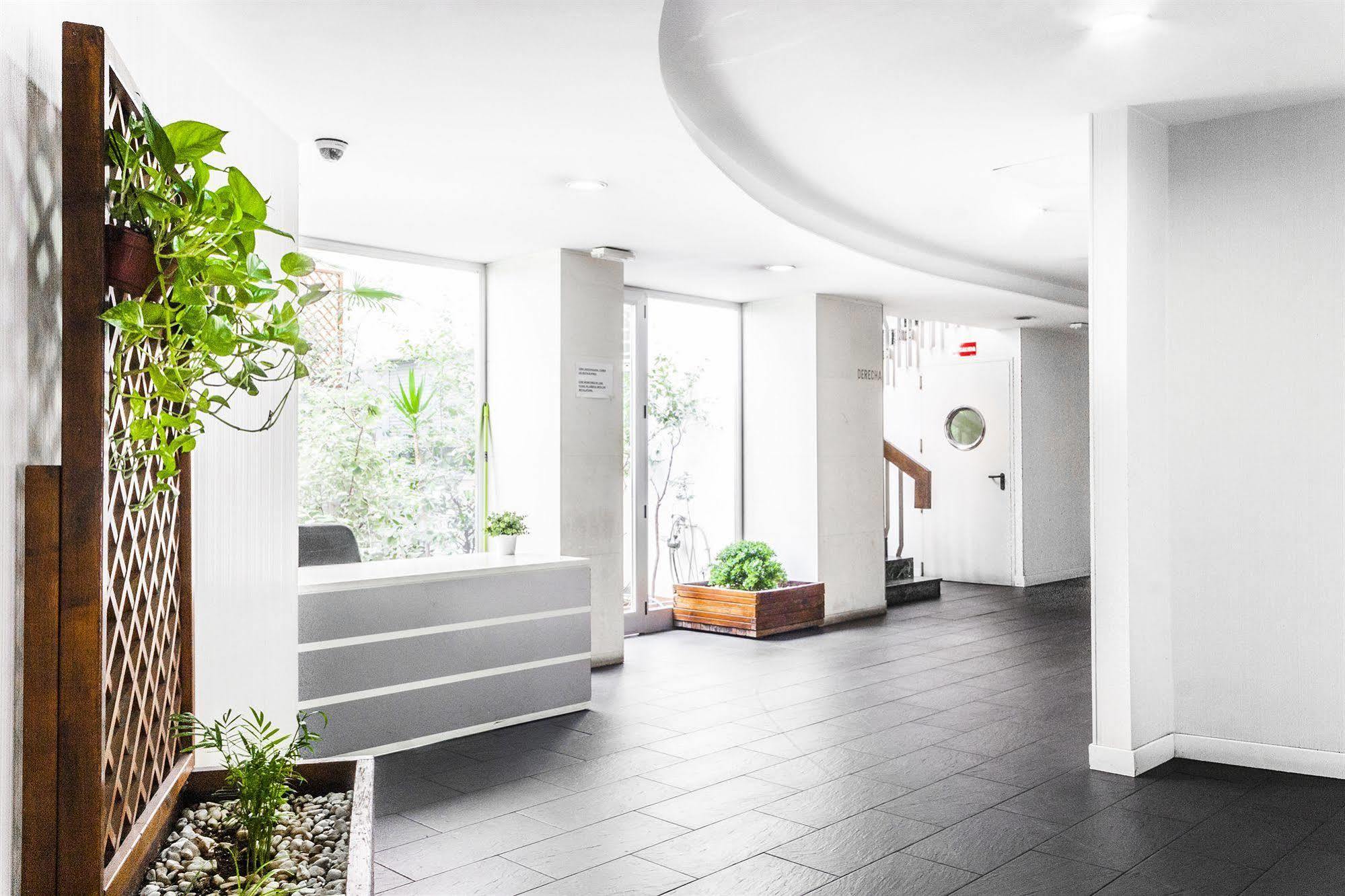 Hotel Gran Via Suites *