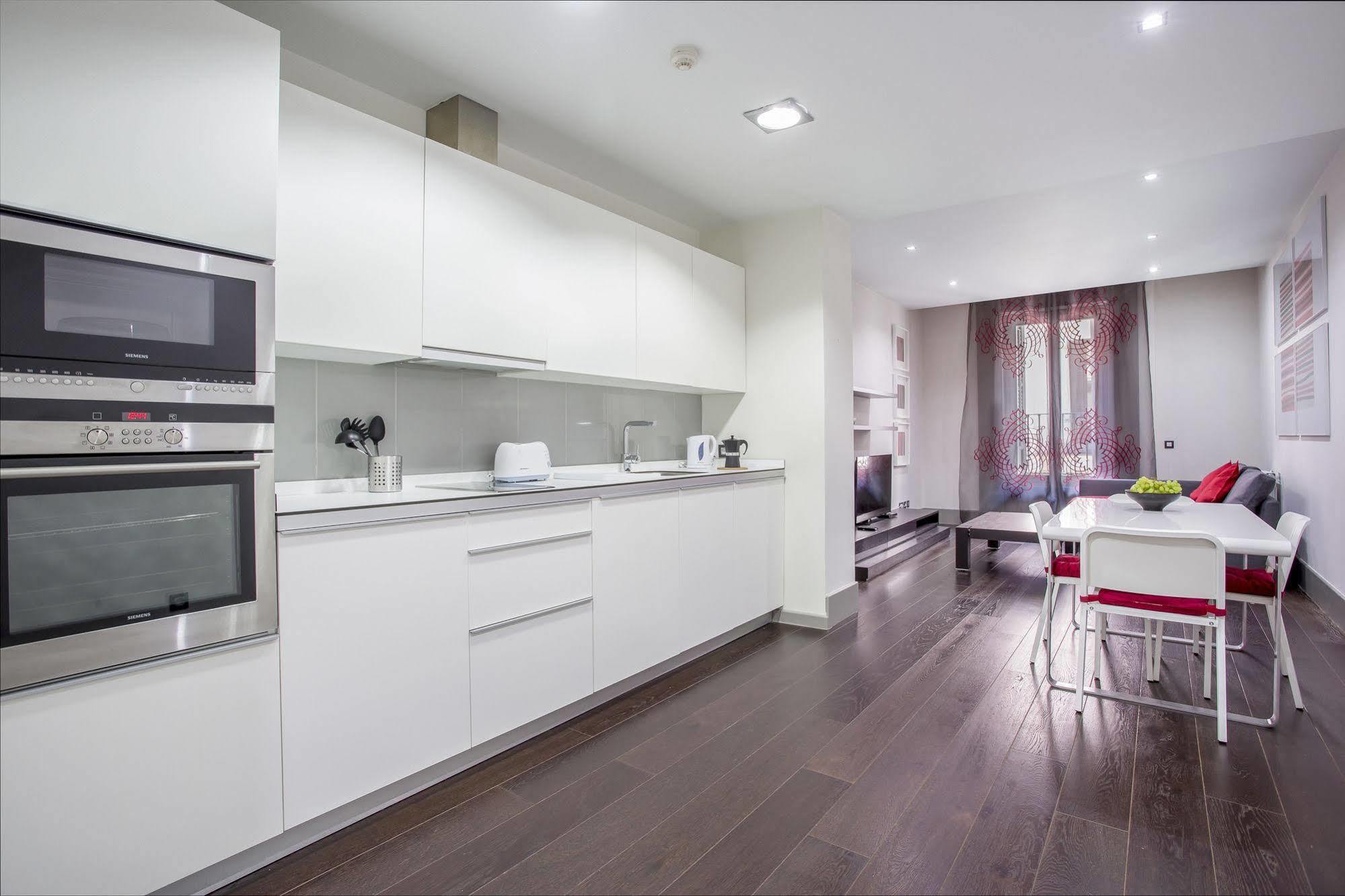 Gran Via Suites * Madrid