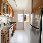 Holiday Apartment, Walk To Beach