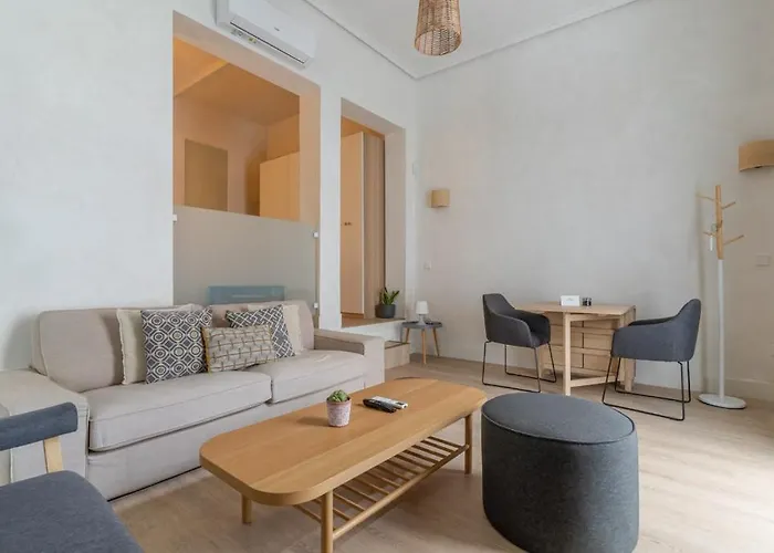 Modern Cozy With Yard - 1Bd 1Bath - Metro Tetuan