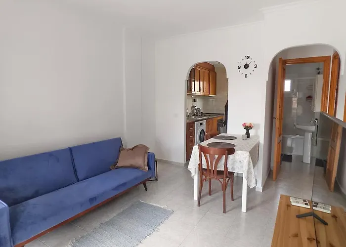 Holiday Apartment, Walk To Beach