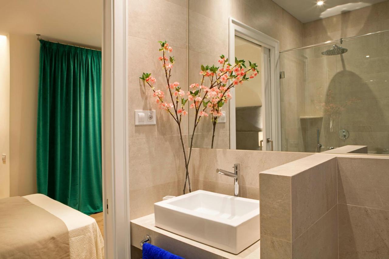Jacinto Benavente-chromotheraphy Experience Apartment Madrid