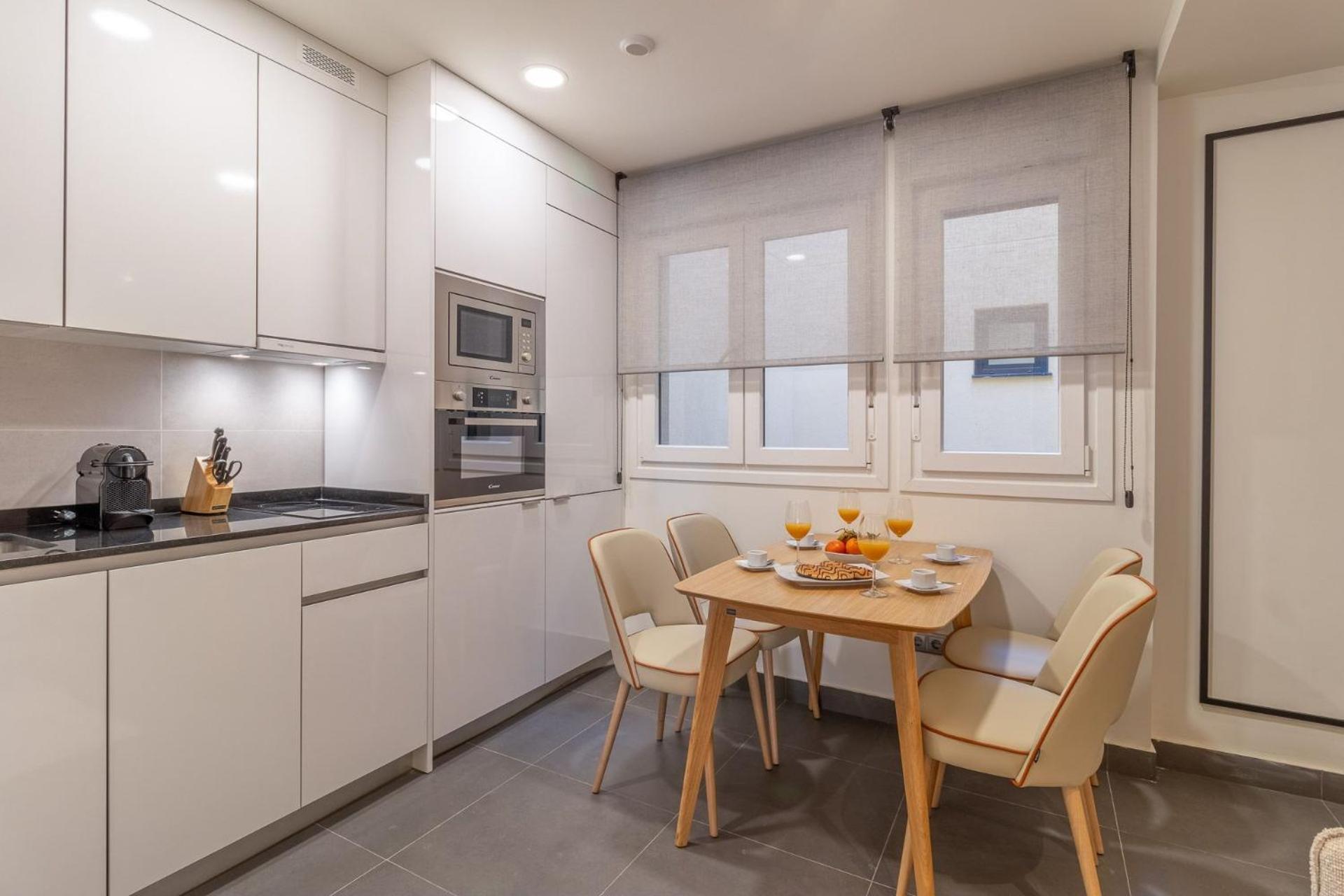 Modern In La Latina For 3 - Vibrant Location Latina Toledo Vii Apartamento Madrid
