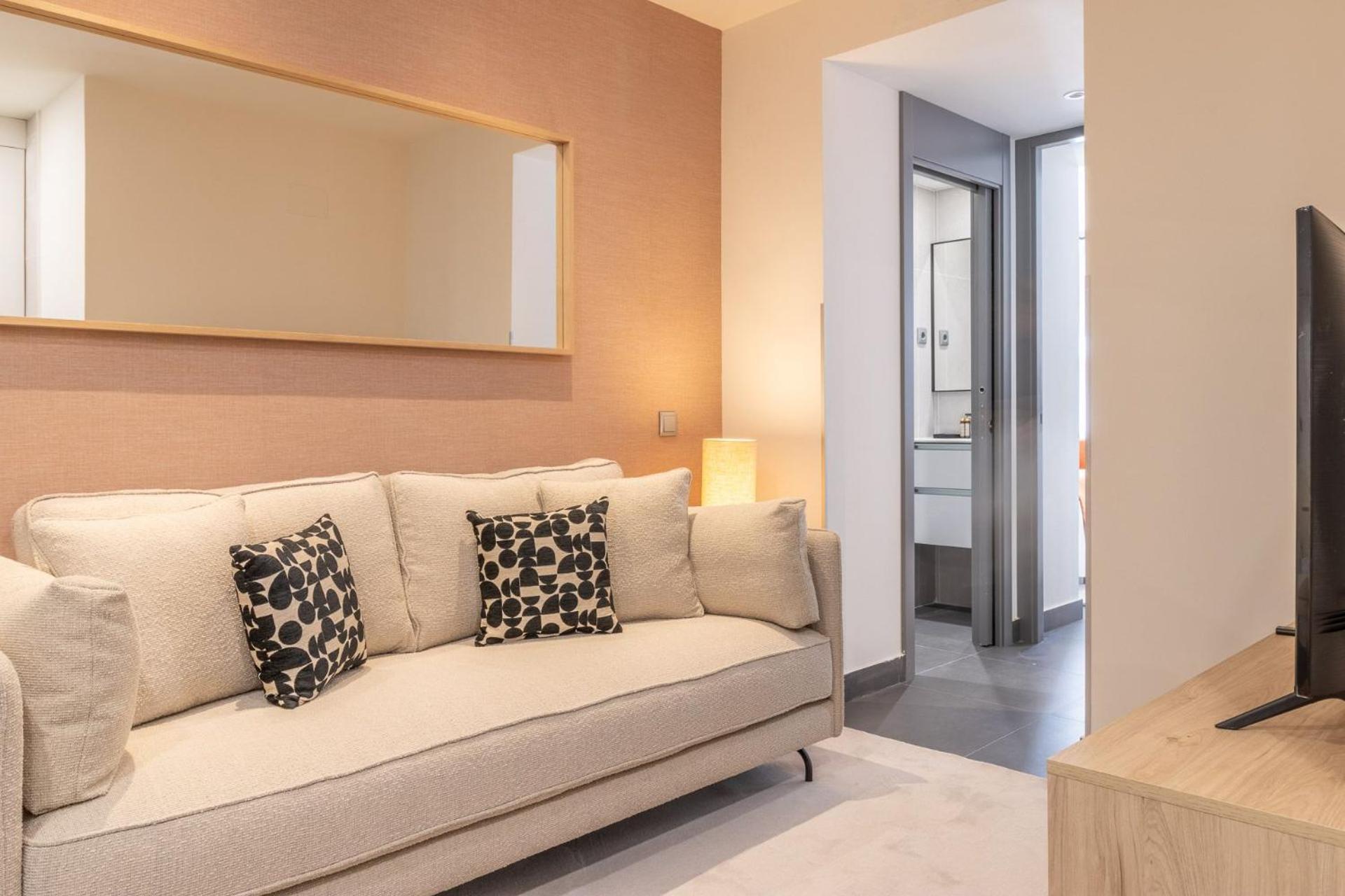 Modern In La Latina For 3 - Vibrant Location Latina Toledo Vii Apartamento Madrid