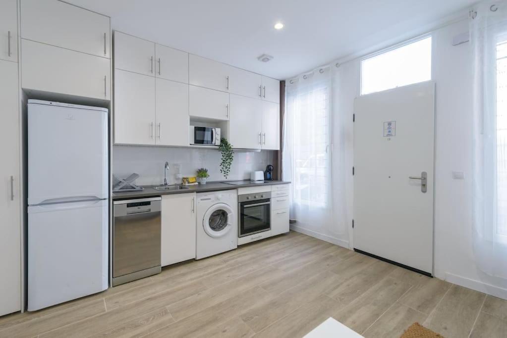 Estudio Ideal Trabajo Y Eventos Cerca De Metropolitano, Aeropuerto Y Ifema Apartamento
