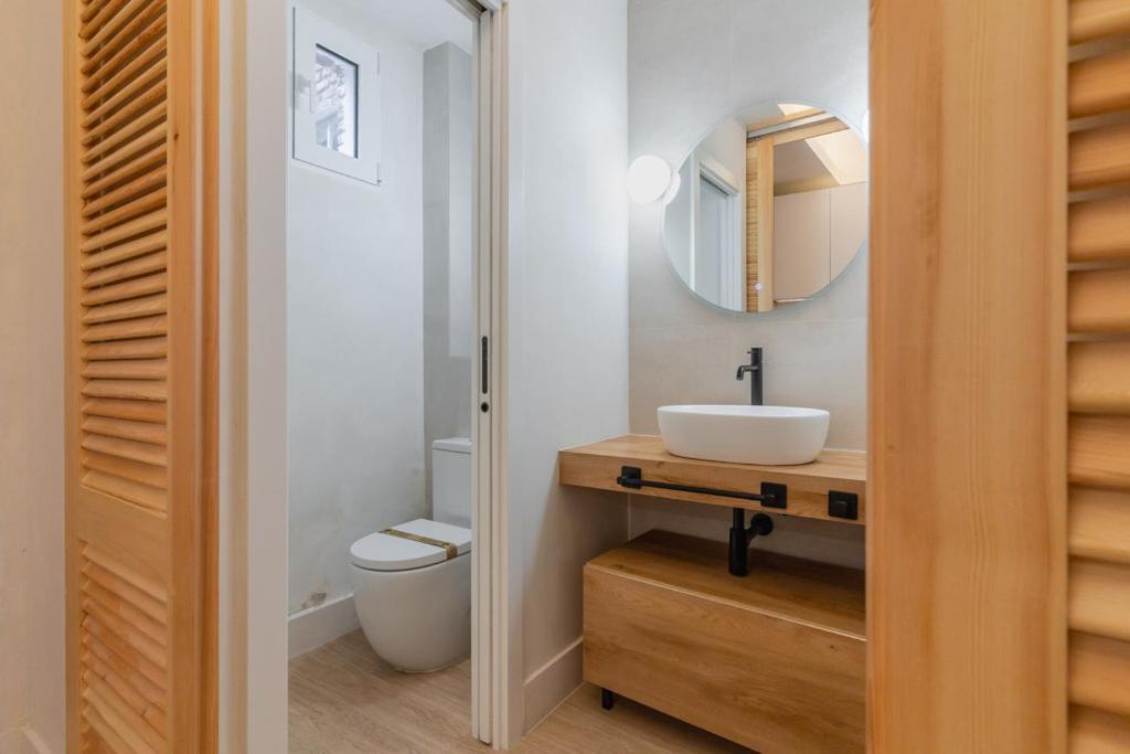 Modern Cozy With Yard - 1bd 1bath - Metro Tetuan * Madrid
