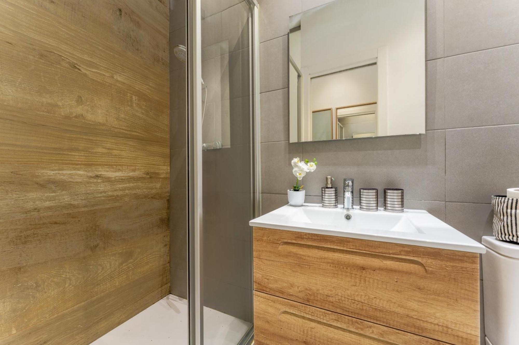 3min Walk - Retiro & Atocha - Luxury District And Desk Apartamento *